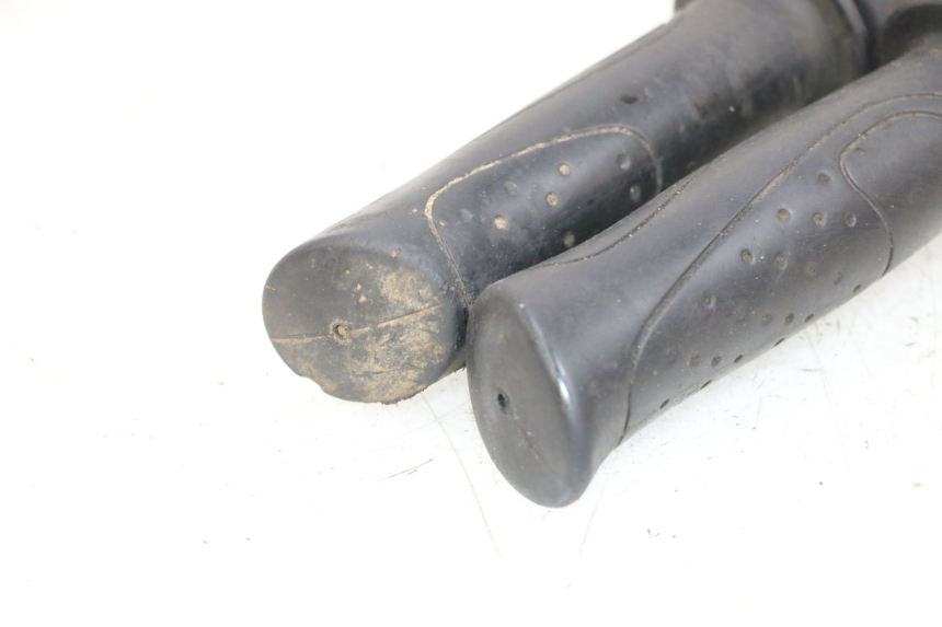 photo de THROTTLE GRIP SYM ORBIT III 3 4T 50 (2018 - 2021) - Markings and original references