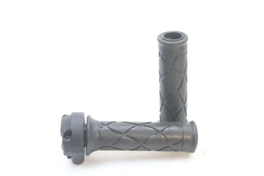 photo de THROTTLE GRIP MBK OVETTO 4T 50 (2008 - 2016) - Component detail