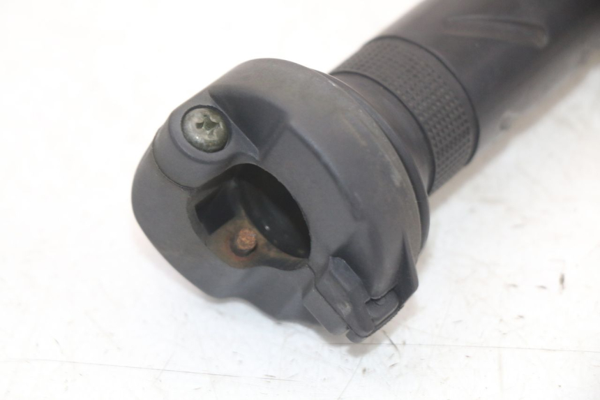 photo de THROTTLE GRIP PEUGEOT BELVILLE 125 (2017 - 2021) - Component detail