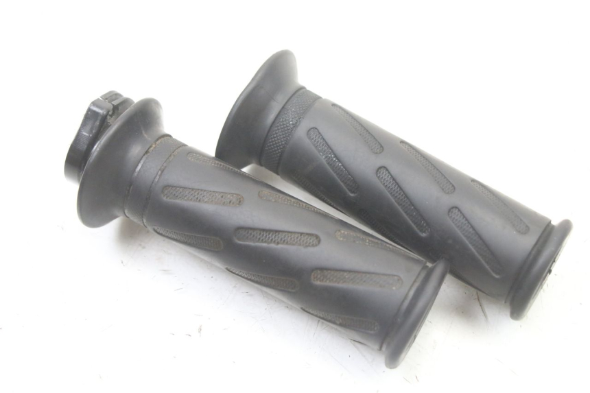 photo de THROTTLE GRIP PEUGEOT KISBEE 4T 50 (2018 - 2022) - Main view