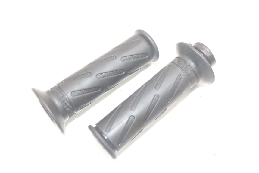 photo de THROTTLE GRIP PEUGEOT STREETZONE 4T 50 (2018 - 2023) - Alternative perspective