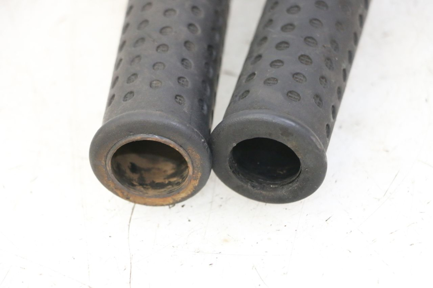 photo de THROTTLE GRIP PIAGGIO VESPA GRANTURISMO 200 (2004 - 2005) - Product overview