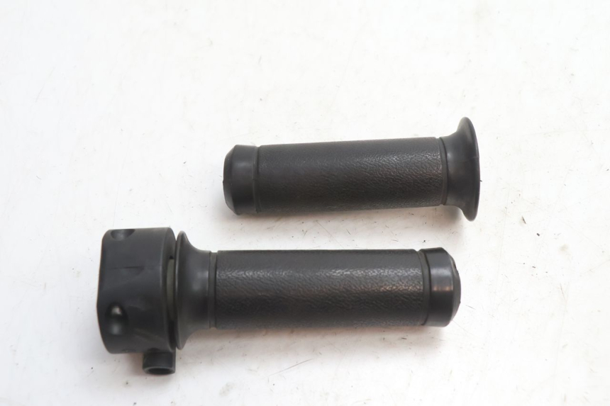 photo de THROTTLE GRIP YIYING RETRO 50 (2008 - 2017) - Alternative perspective