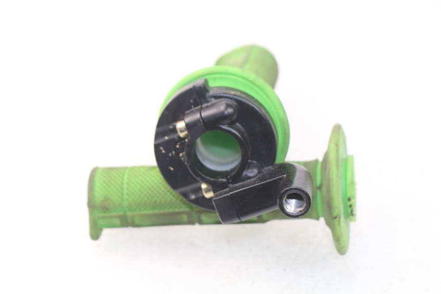photo de THROTTLE GRIP APOLLO RFZ 150 - Zoom on usage condition