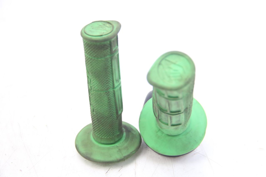 photo de THROTTLE GRIP APOLLO RFZ 150 - Component detail