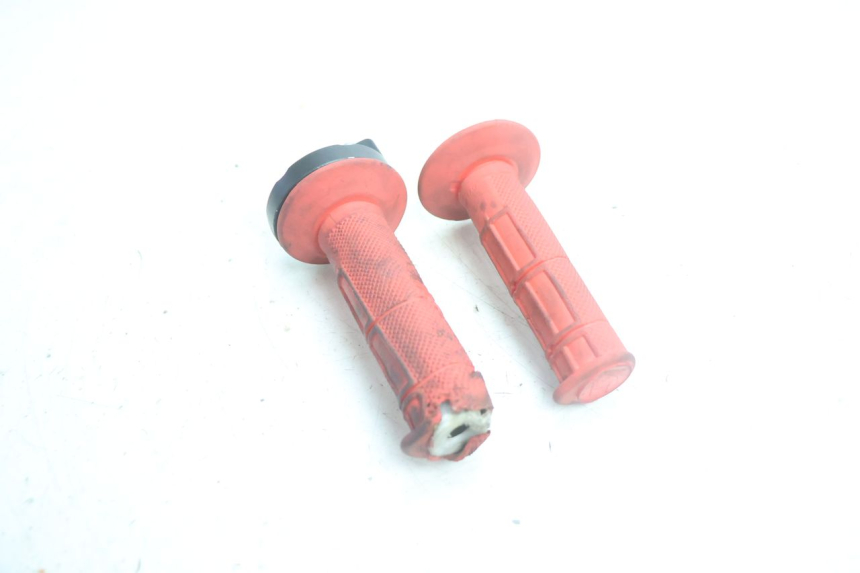 photo de THROTTLE GRIP APOLLO RFZ 125 - Alternative perspective