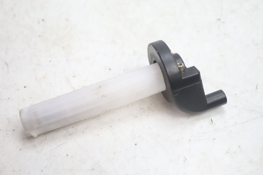 photo de THROTTLE GRIP APOLLO RFZ 150 - Zoom on usage condition