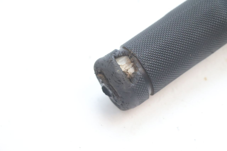 photo de THROTTLE GRIP APOLLO RFZ 140 - Surface and material condition