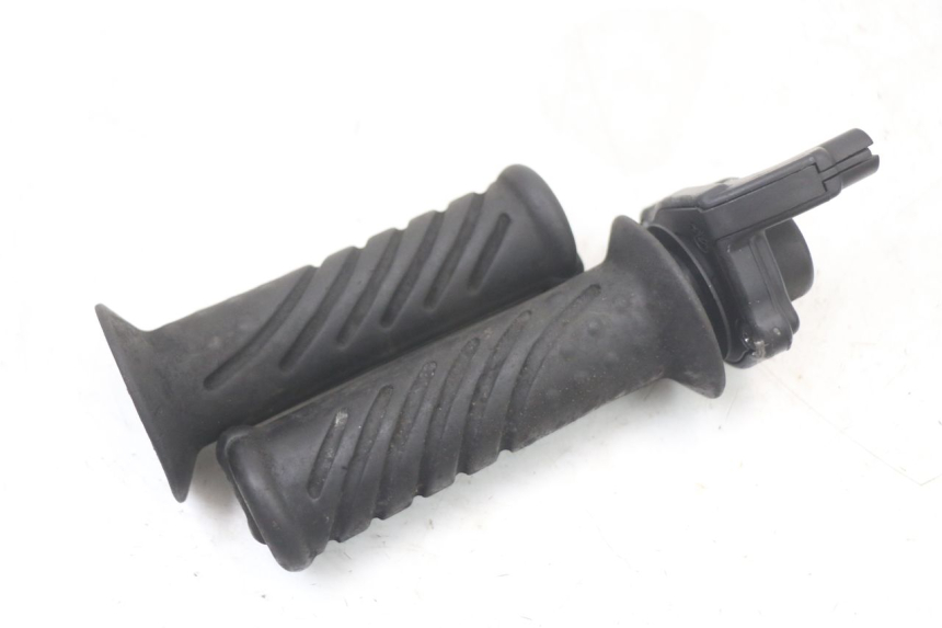 photo de THROTTLE GRIP GILERA RUNNER LC 50 (1997 - 1998) - Alternative perspective