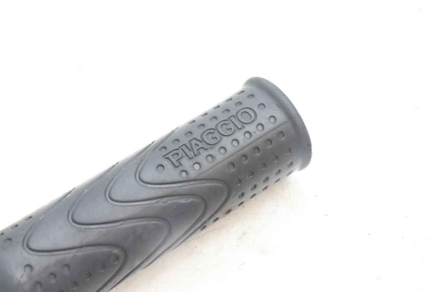 photo de THROTTLE GRIP GILERA RUNNER SP 50 (2002 - 2004) - Zoom on usage condition