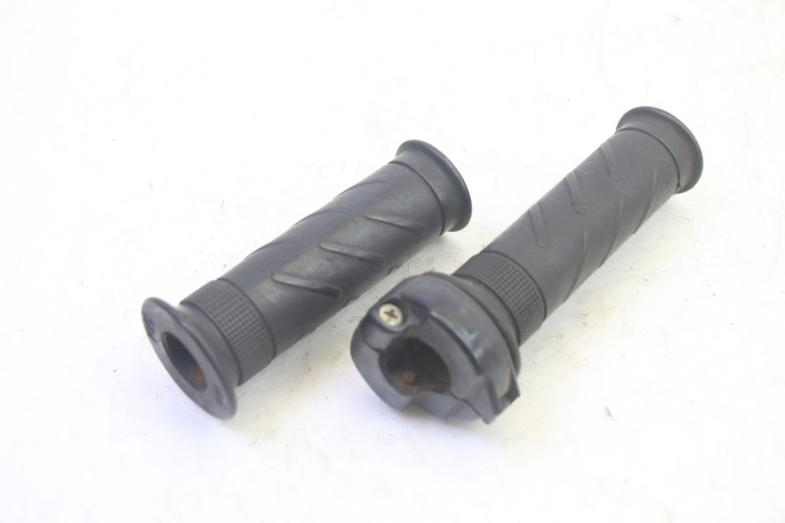 photo de THROTTLE GRIP DAELIM S1 125 (2007 - 2016) - Component detail