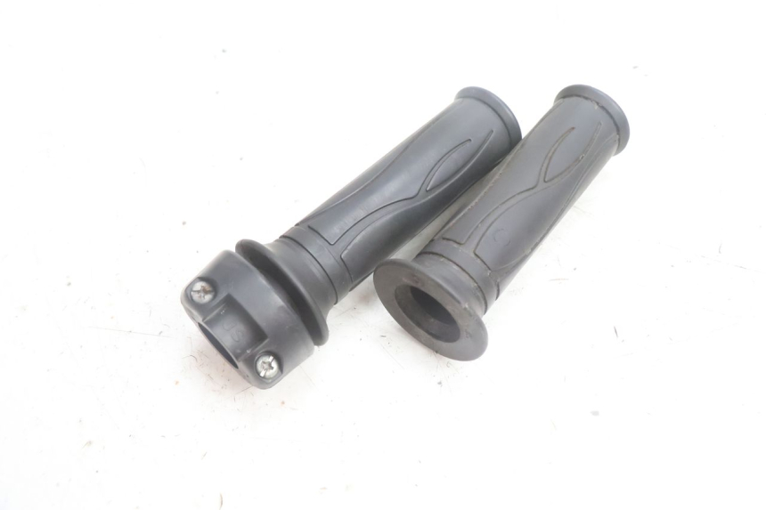 photo de THROTTLE GRIP JM MOTORS SANTANA EVO 50 (2024 - 2026) - Component detail
