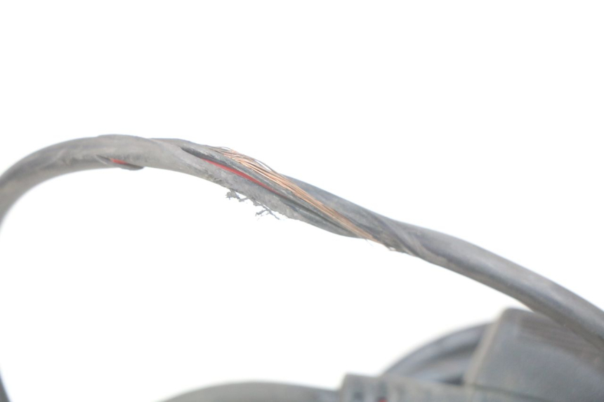 photo de THROTTLE GRIP SUZUKI SIXTEEN 125 (2008 - 2010) - Technical close-up