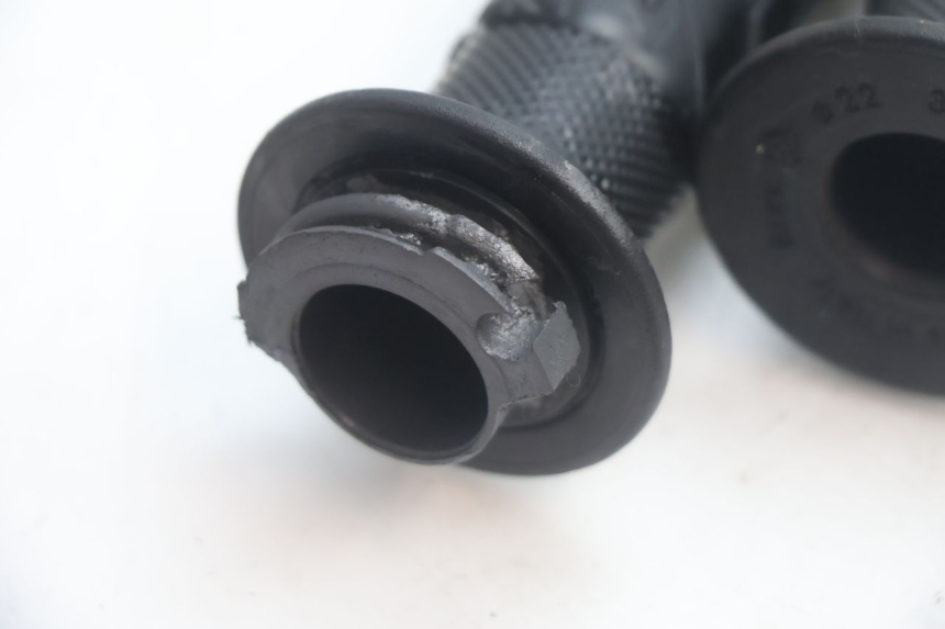photo de THROTTLE GRIP YAMAHA SLIDER 50 (1999 - 2004) - Zoom on usage condition