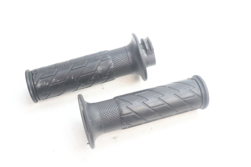 photo de THROTTLE GRIP YAMAHA SLIDER 50 (1999 - 2004) - Alternative perspective
