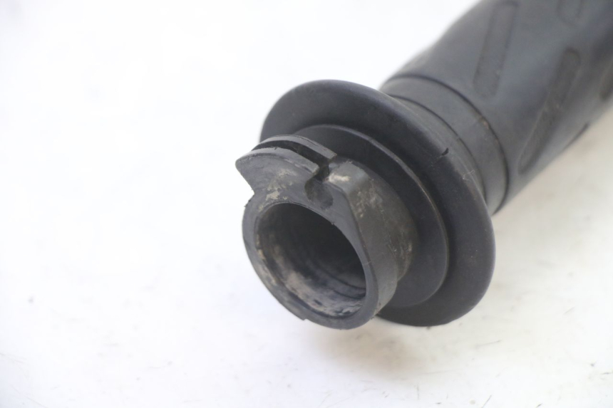photo de THROTTLE GRIP PEUGEOT SPEEDFIGHT 3 AIR 50 (2009 - 2015) - Component detail