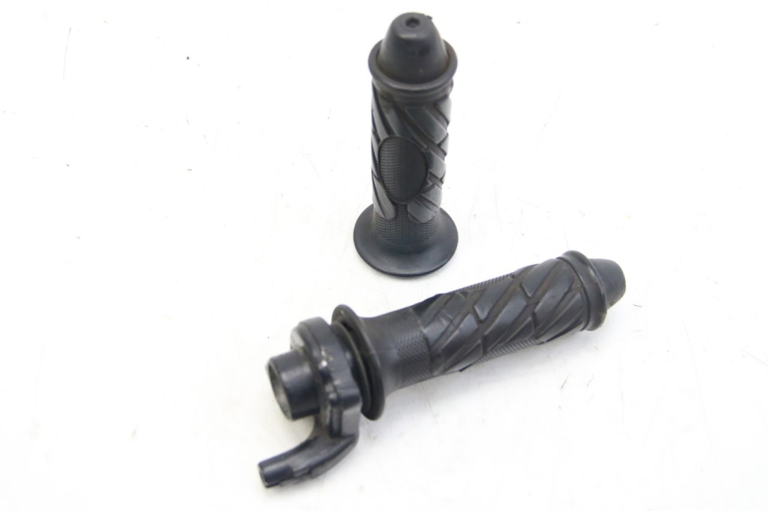 photo de THROTTLE GRIP APRILIA SR 2T 50 (2012 - 2017) - Component detail