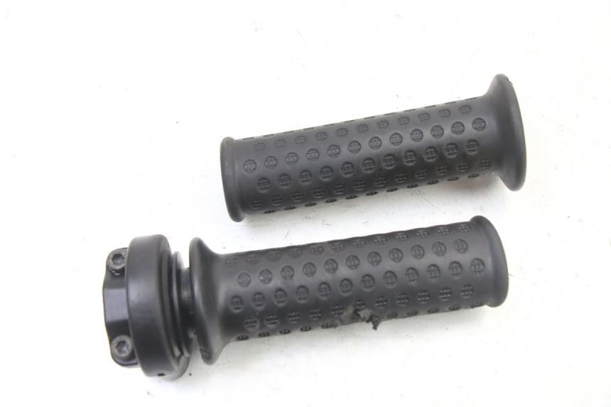 photo de THROTTLE GRIP APRILIA SR 2T 50 (2018 - 2022) - Zoom on usage condition