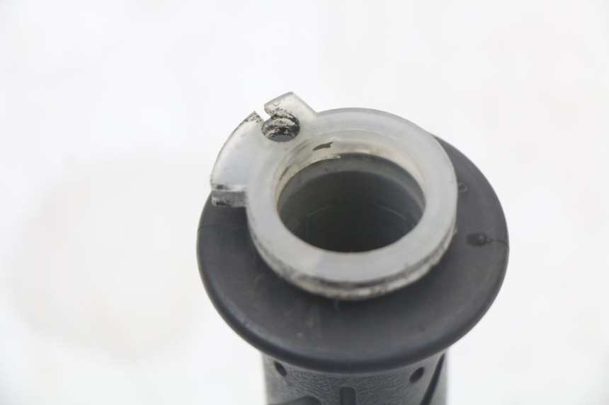photo de THROTTLE GRIP KYMCO SUPER 8 125 (2008 - 2015) - Alternative perspective