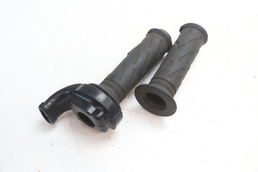photo de THROTTLE GRIP SUZUKI SV S 650 (2003 - 2009) - Component detail