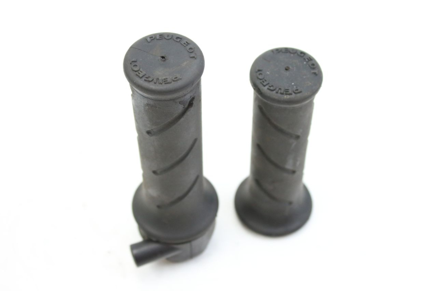 photo de THROTTLE GRIP PEUGEOT SV 125 (1991 - 1994) - Zoom on usage condition