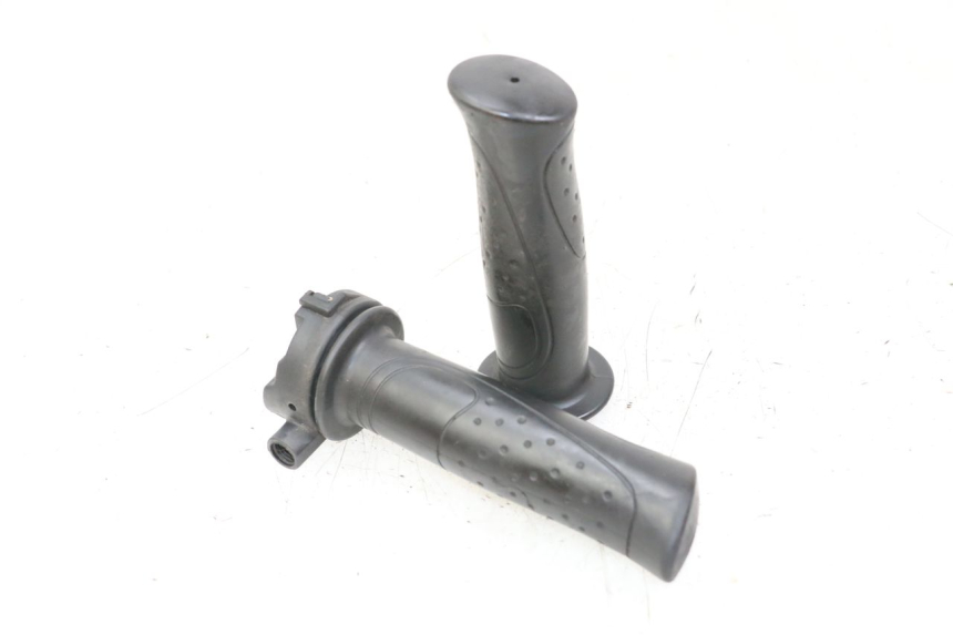 photo de THROTTLE GRIP SYM ORBIT 2 4T 50 (2018 - 2022) - Main view