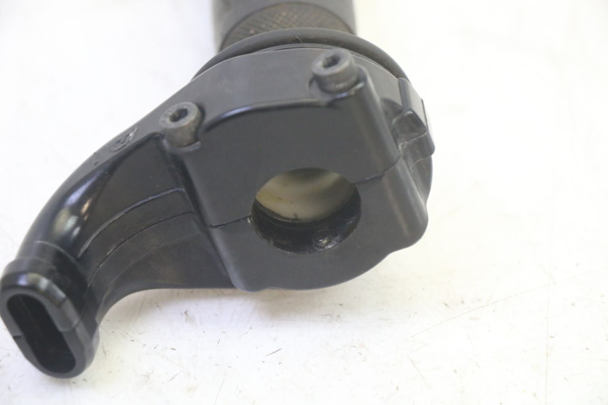 photo de THROTTLE GRIP YAMAHA TDM ABS 900 (2002 - 2014) - Component detail