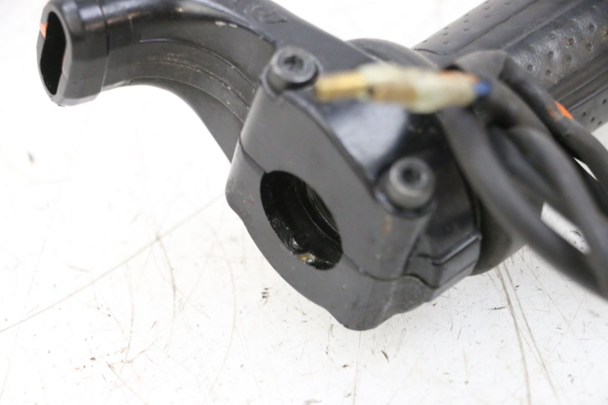 photo de THROTTLE GRIP YAMAHA TDM ABS 900 (2002 - 2014) - Technical close-up