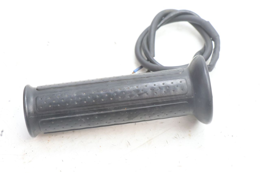 photo de THROTTLE GRIP YAMAHA TDM ABS 900 (2002 - 2014) - Distinctive features