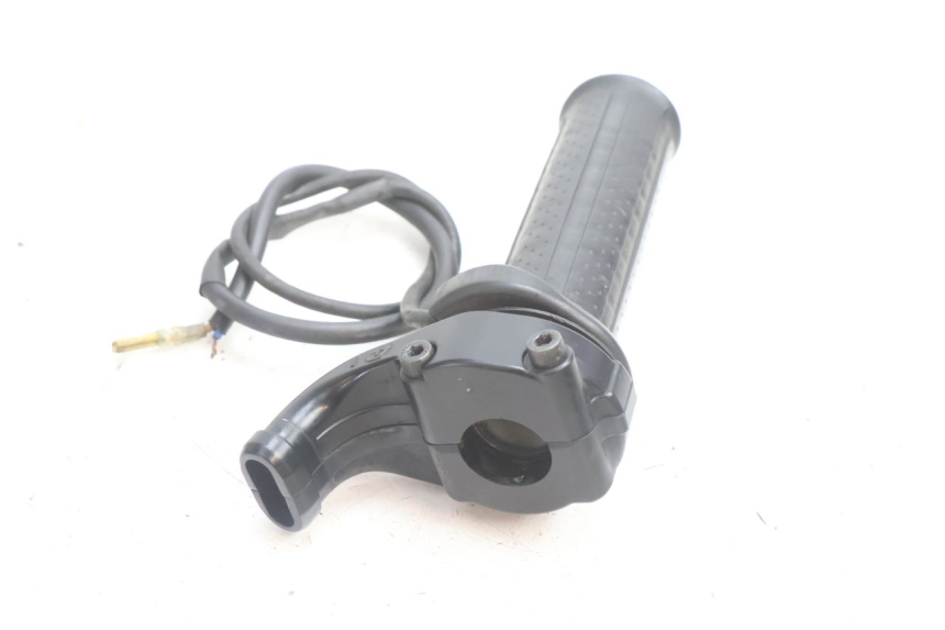 photo de THROTTLE GRIP YAMAHA TDM ABS 900 (2002 - 2014) - Technical close-up