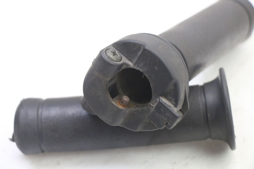 photo de THROTTLE GRIP PEUGEOT TWEET 4T 50 (2014 - 2019) - Component detail