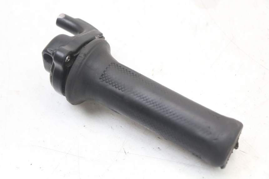 photo de THROTTLE GRIP PIAGGIO TYPHOON 50 (2000 - 2009) - Zoom on usage condition