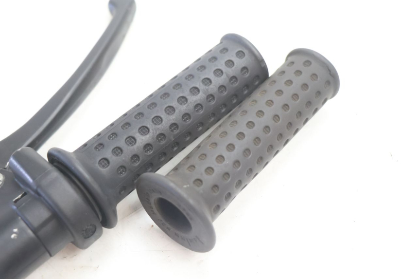 photo de THROTTLE GRIP PIAGGIO TYPHOON 50 (1993 - 1999) - Zoom on usage condition