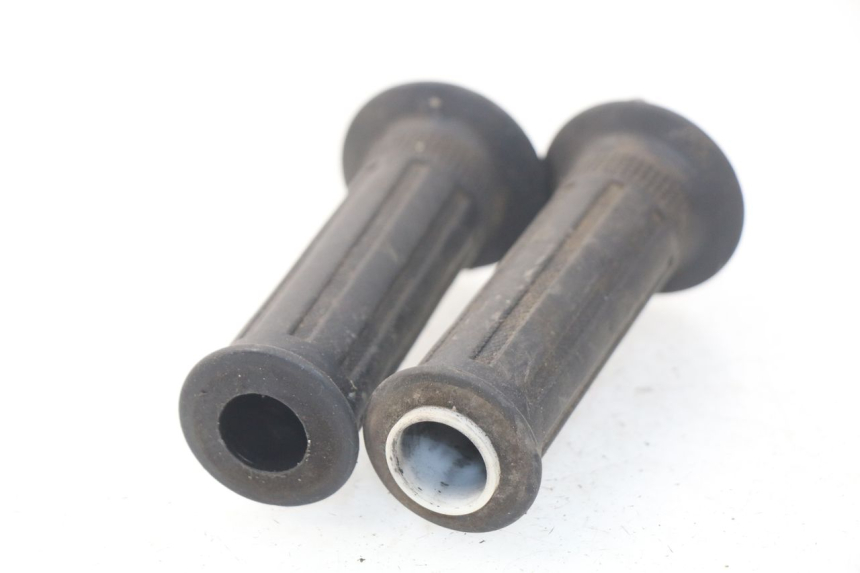 photo de THROTTLE GRIP SUZUKI UC EPICURO 125 (1999 - 2003) - Zoom on usage condition