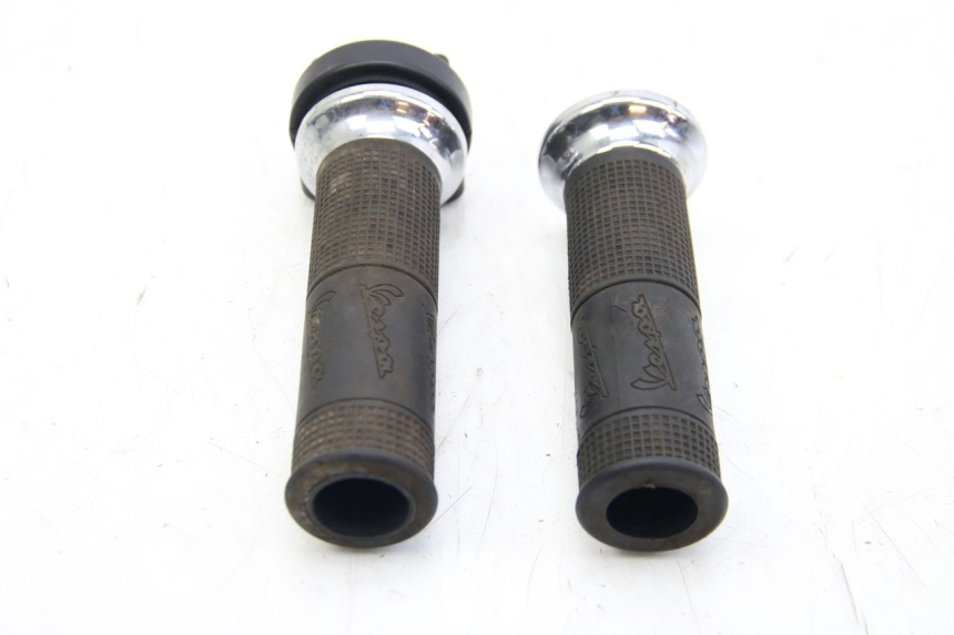 photo de THROTTLE GRIP PIAGGIO VESPA GTS SUPER IE 125 (2009 - 2016) - Technical close-up