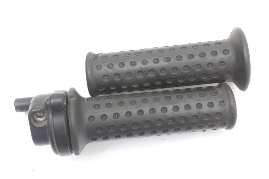 photo de THROTTLE GRIP PIAGGIO VESPA LX 2T 50 (2005 - 2013) - Zoom on usage condition