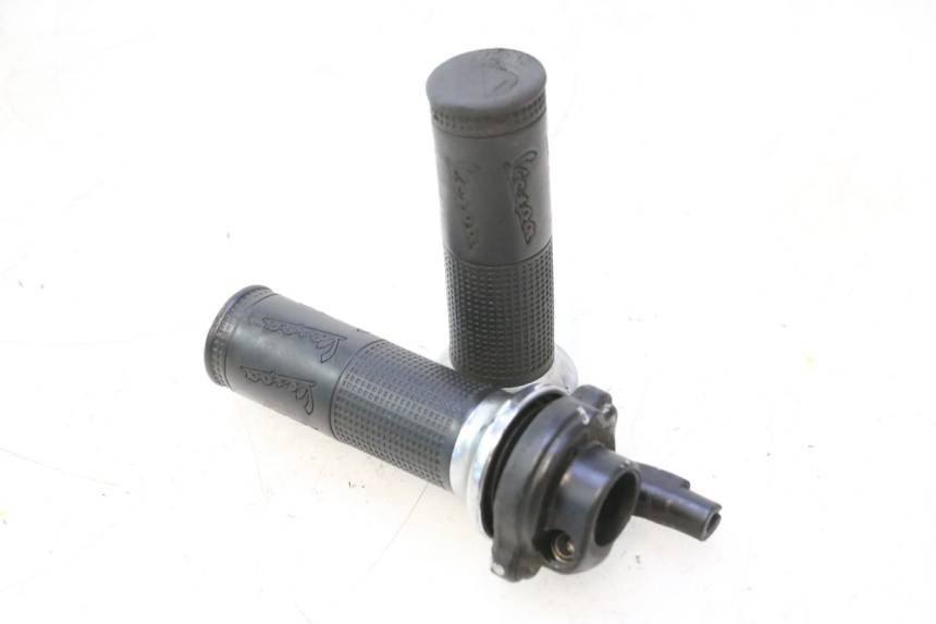 photo de THROTTLE GRIP PIAGGIO VESPA LX 2T 50 (2005 - 2013) - Main view