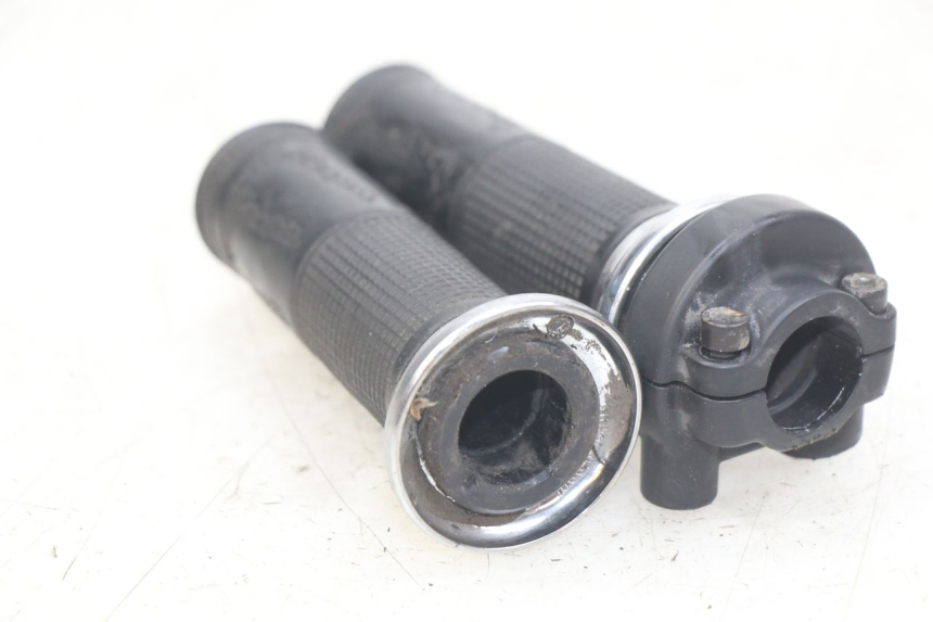 photo de THROTTLE GRIP PIAGGIO VESPA LXV 125 (2006 - 2009) - Alternative perspective