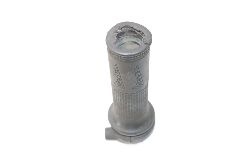 photo de THROTTLE GRIP PIAGGIO VESPA PRIMAVERA 2T 50 (2013 - 2018) - Zoom on usage condition