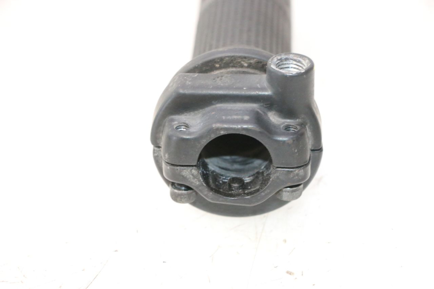 photo de THROTTLE GRIP PIAGGIO VESPA PRIMAVERA 2T 50 (2013 - 2018) - Technical close-up