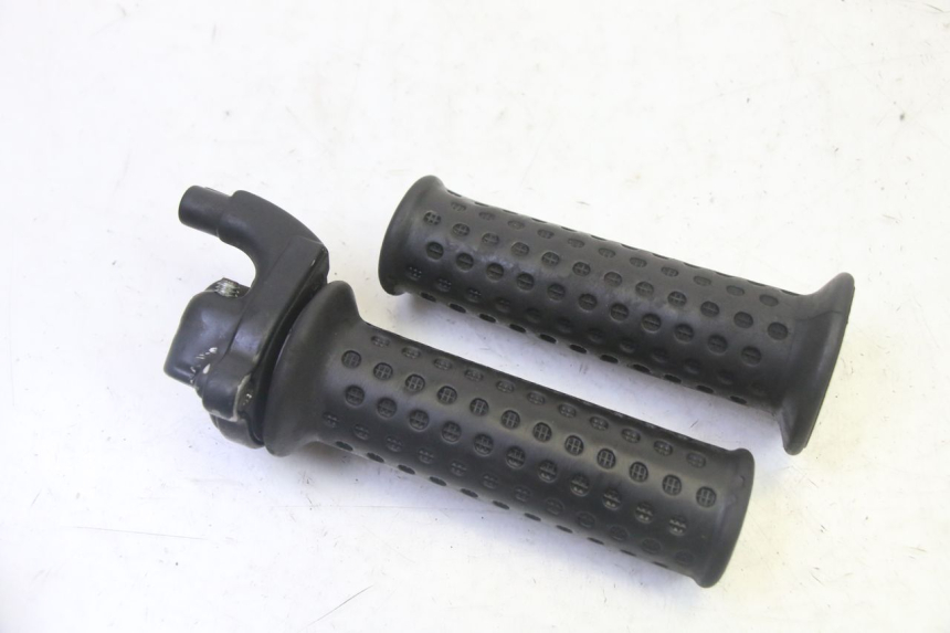 photo de THROTTLE GRIP PIAGGIO VESPA S 2T 50 (2007 - 2014) - Main view