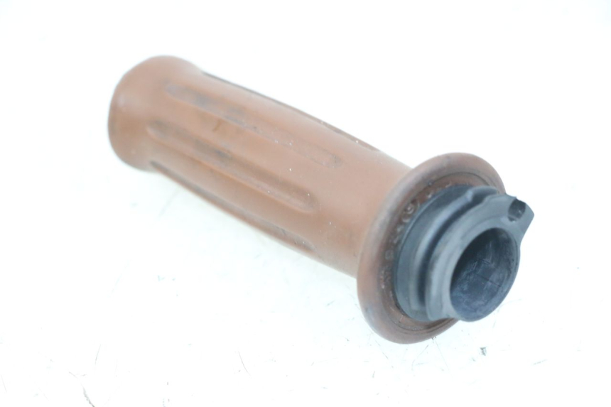 photo de THROTTLE GRIP YAMAHA WHY 50 (1998 - 2000) - Component detail