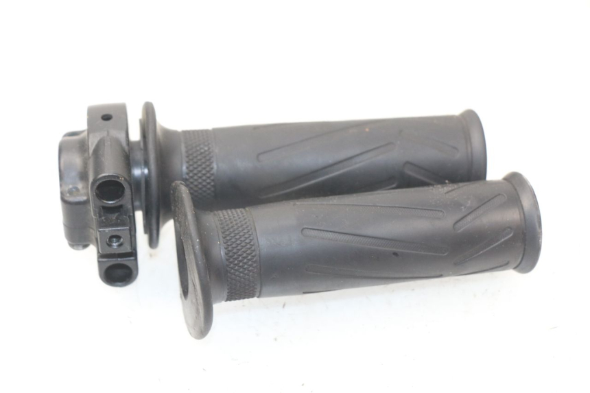 photo de THROTTLE GRIP YAMAHA XMAX X-MAX 125 (2006 - 2009) - Component detail
