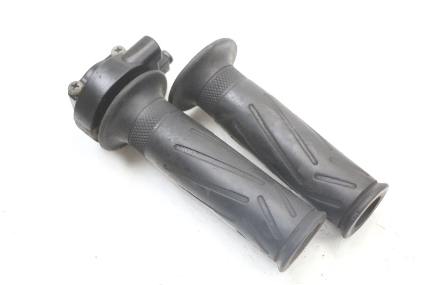 photo de THROTTLE GRIP YAMAHA X-MAX XMAX 250 (2006 - 2009) - Component detail
