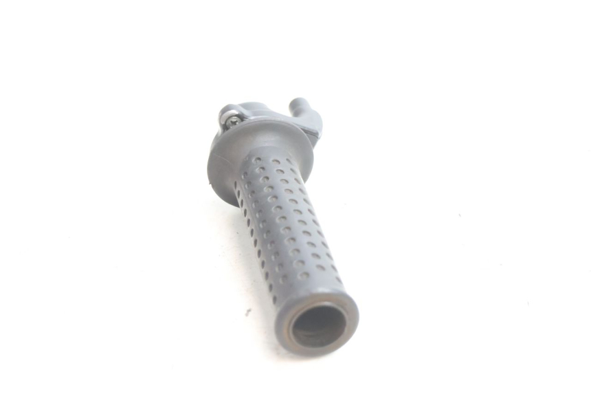 photo de THROTTLE GRIP PIAGGIO X8 STREET 125 (2006 - 2007) - Technical close-up