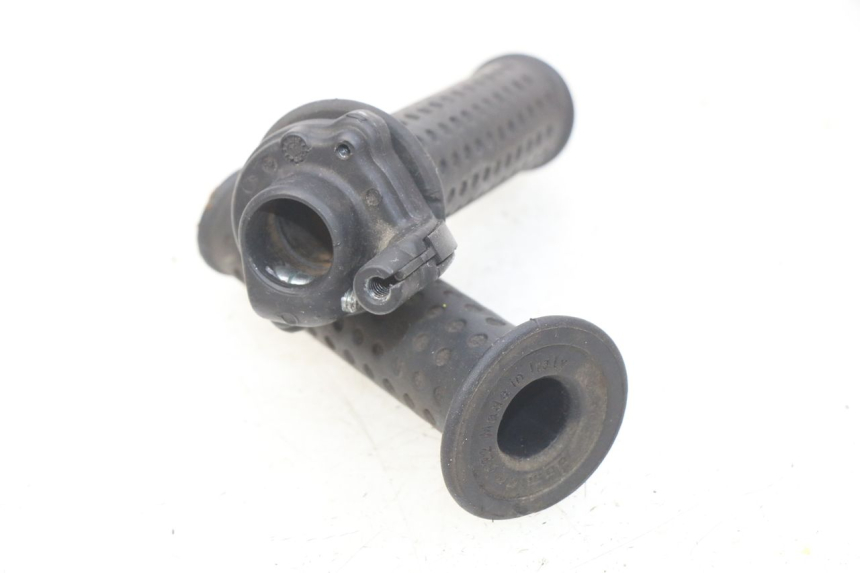 photo de THROTTLE GRIP PIAGGIO X9 EVOLUTION 125 (2003 - 2007) - Component detail