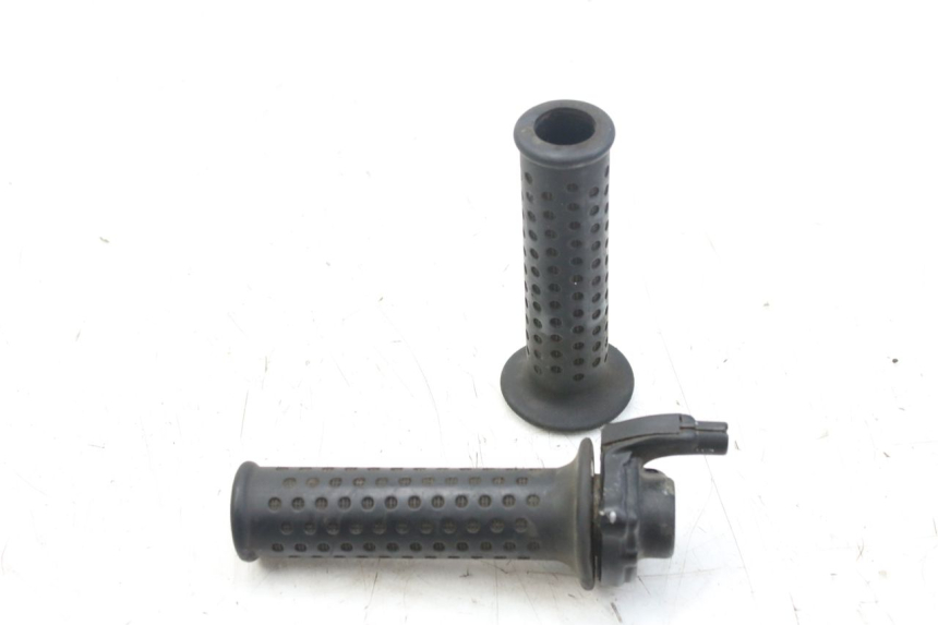 photo de THROTTLE GRIP PIAGGIO X9 EVOLUTION 125 (2003 - 2007) - Technical close-up