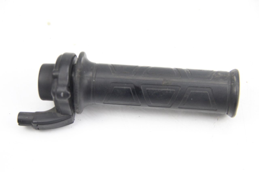photo de THROTTLE GRIP PIAGGIO XEVO - X EVO 125 (2007 - 2017) - Zoom on usage condition