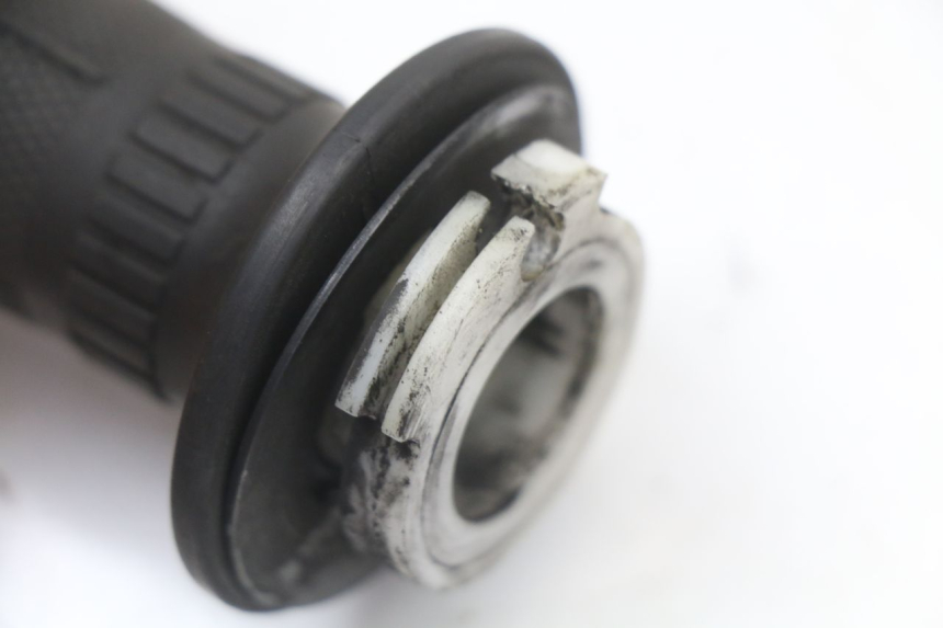 photo de THROTTLE GRIP YAMAHA XJ F 900 (1983 - 1994) - Component detail