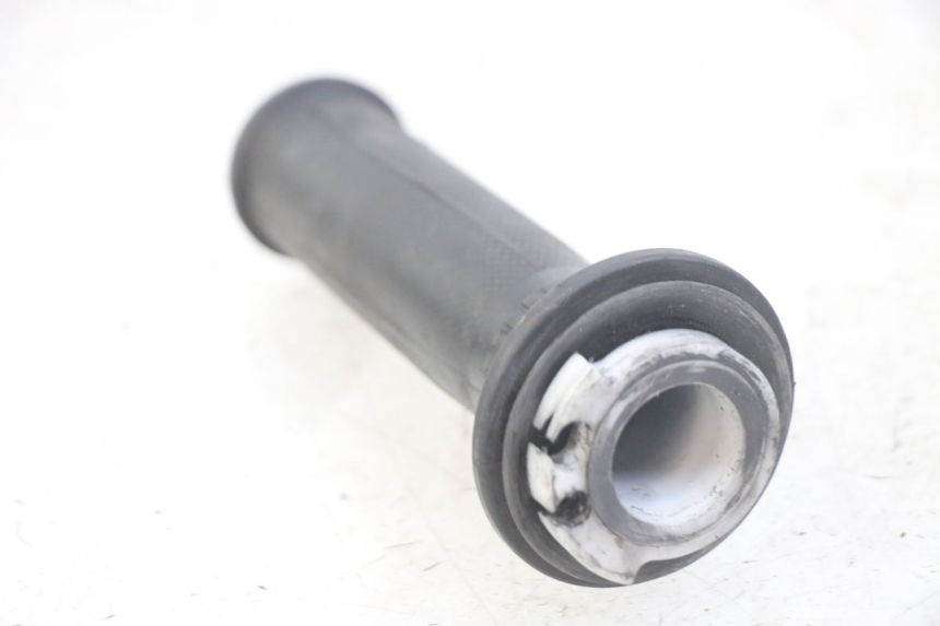photo de THROTTLE GRIP YAMAHA XJN DIVERSION 600 (2000 - 2003) - Component detail